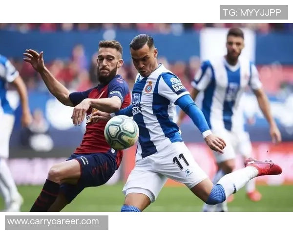 西班牙人主场迎战塞维利亚双方争夺宝贵积分激战正酣 西班牙人主场迎战塞维利亚双方争夺宝贵积分激战正酣